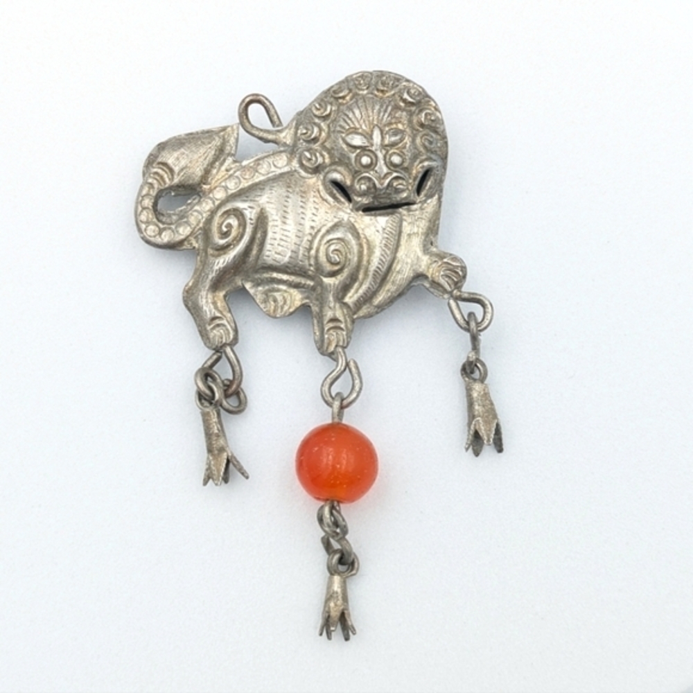 Antique Qing Dynasty Chinese Foo Fu Dog hollow pendant with carnelian stone